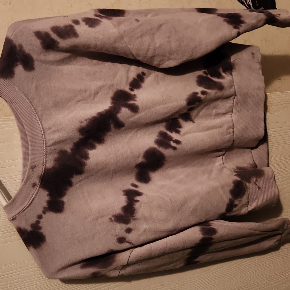 Womens size small tie dye sweat shirt